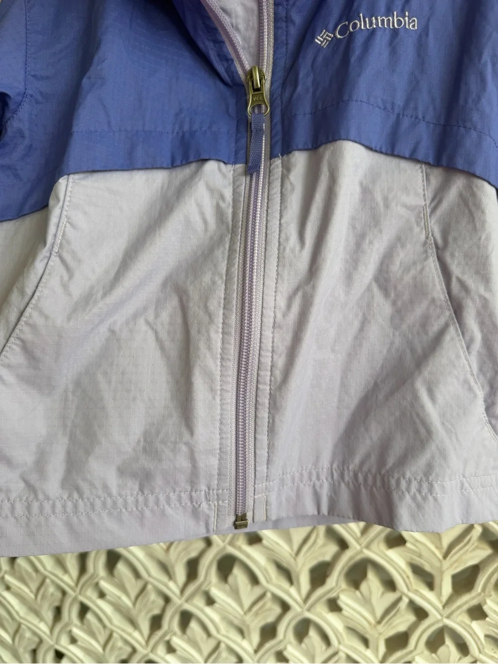 Columbia lightweight windbreaker